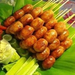 ไส้กรอกเมืองลิง-หมูปิ้งโบราณ(ตลาดศรีทรายมูล)