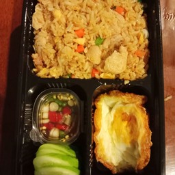 ข้าวผัดหมู+ไข่ดาว