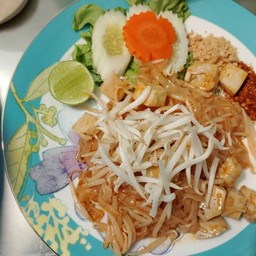 ผัดไทยเจ น้ำซอสโบราณ  Vegetarian Pad Thai With Traditional Sauce