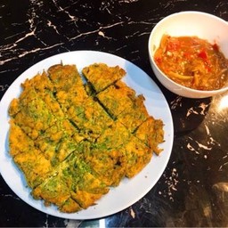 ไข่ชะอมน้ำพริกกะปิสูตรโบราณ