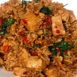 ข้าวคลุกกระเพราหมูยอ