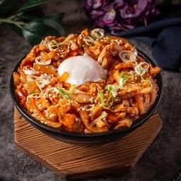 ข้าวหน้าเนื้อสไปซี่ไข่ออนเซ็น