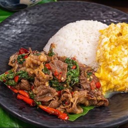กะเพราเนื้อวากิว ออสเตรเลียสไลด์ (ราดข้าว)