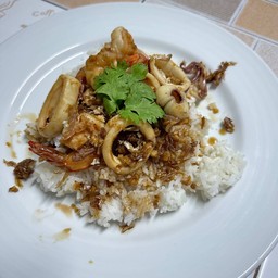 ข้าวราดกระเทียม