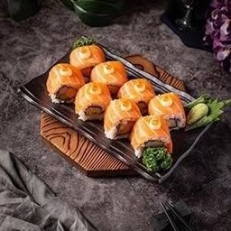 แซลมอนโรลสด