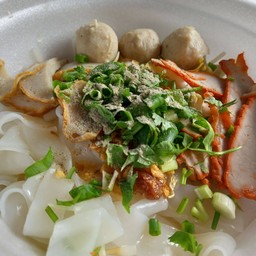 เส้นใหญ่