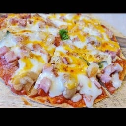 Pizza Hawaiian