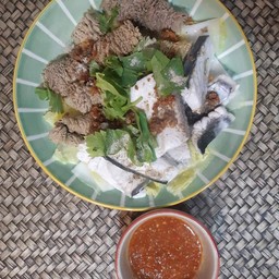 ลวกจิ้มปลา+ไข่ปลา