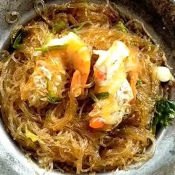 กุ้งอบวุ้นเส้น