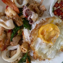 ข้าวกะเพรารวมมิตร