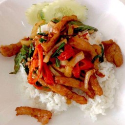 ผัดพริกเผาหมูแดด ราดข้าว