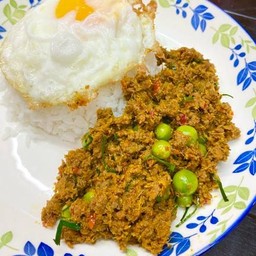 คั่วกลิ้งเนื้อสับ ราดข้าว