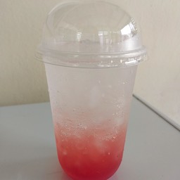 สตอเบอรี่โซดา