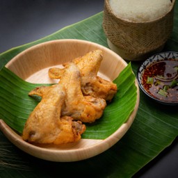 ปีกไก่ทอดน้ำปลา