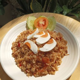 ข้าวผัดน้ำพริกลงเรือรอรัก