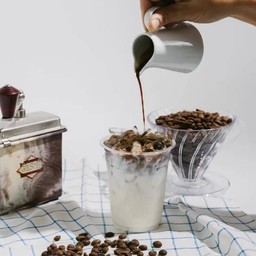 คาราเมลมัคคิอาโต้เข้ม (เย็น) (Iced Caramel Macchiato)