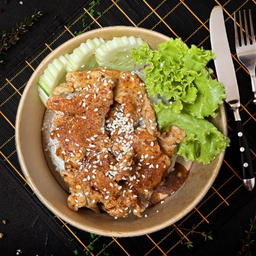ข้าวหน้าหมูชิ้นผัดหม่าล่า