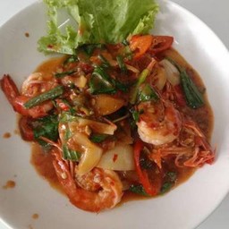 ผัดพริกเผากุ้งราดข้าว