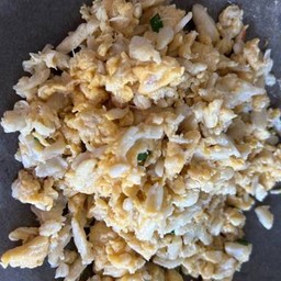 ไข่ขั้วเนื้อปู