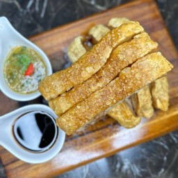 หมูกรอบ Piggy Pork’s กรุงเทพกรีฑา