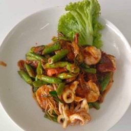 ผัดพริกแกงทะเล