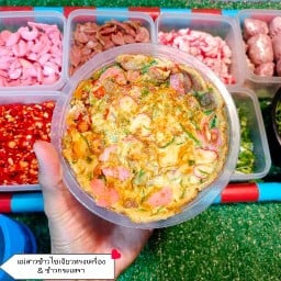 แม่สาวข้าวไข่เจียวทรงเครื่อง & ข้าวกระเพรา