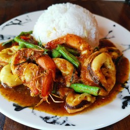 ข้าวผัดพริกแกง