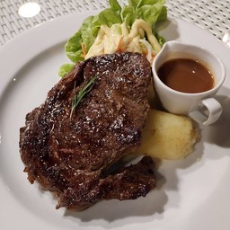 ลิปอายสเต็ก