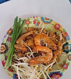 ผัดไทยกุ้งสด..พิเศษ