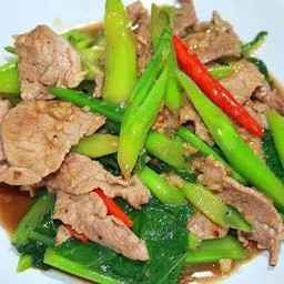 คะน้าหมูชิ้น (เป็นกับ)