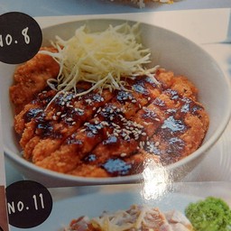 ข้าวหน้าหมูทอดทงคัตสึ (Deep Fried Pork Tonkatsu Rice)