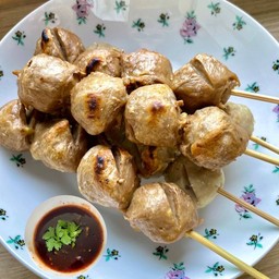 ลูกชิ้นเอ็นเนื้อ พร้อมน้ำจิ้ม+ผัก