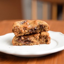 Soft cookies - dark choc walnut