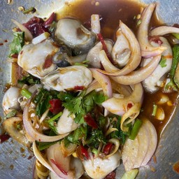 ยำหอยนางรม(น้ำปลาร้า)