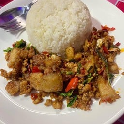 กระเพราสามชั้น+หมูสับ