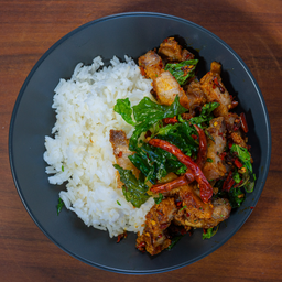 กะเพราหมูกรอบ