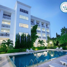 โรงแรมลาวีอองโรส