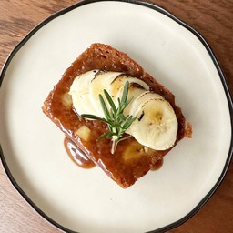 BANANA BREAD