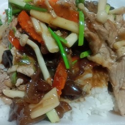 ผัดน้ำมันหอยราดข้าว