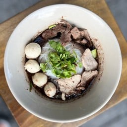รสแซ่บก๋วยเตี๋ยวเรืออยุธยา สูตรดั้งเดิม หน้าโรงเรียนเปรม