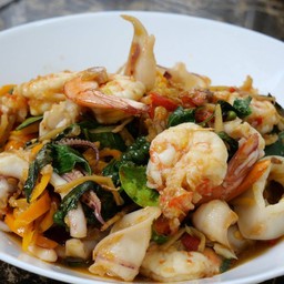 ผัดฉ่าทะเล