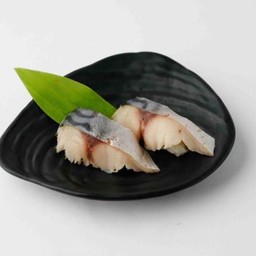 ข้าวปั้นหน้าซาบะ2ชิ้น