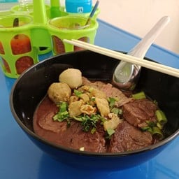 ก๋วยเตี๋ยวแม่ประไพ ตลาดพูล
