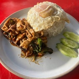 ก๋วยเตี๋ยวเรือ ป.ประทีป สาขา พุทธสาคร สวนหลวง