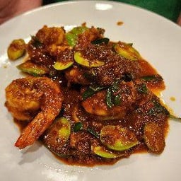 ผัดสตอพริกแกงกุ้ง