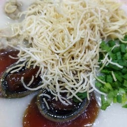 โจ๊กหมูไข่เยี่ยวม้า