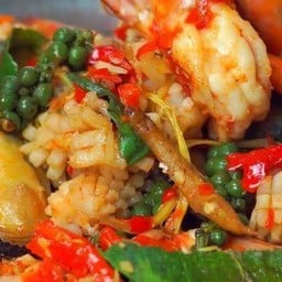 ผัดฉ่าทะเล