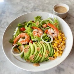 สลัดกุ้งอะโวคาโด้อัลมอนด์ (Prawn Avocado Almond Salad)