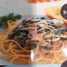 สปาเก็ตตี้ผักโขมชีส (Spaghetti  Spinach &Cheese Sauce)