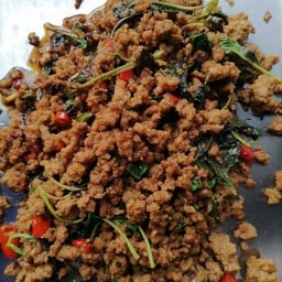 คะน้าหมูกรอบ เชียงใหม่แลนด์